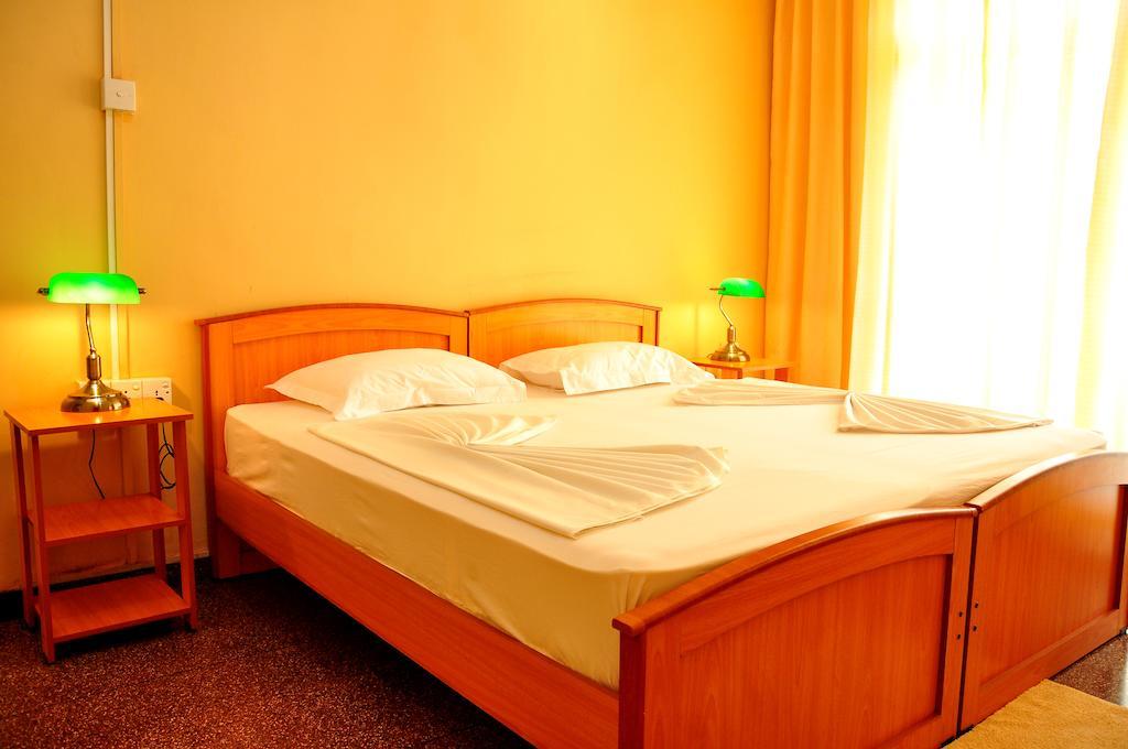 Melbourne Tourist Rest Hotel Anuradhapura Szoba fotó