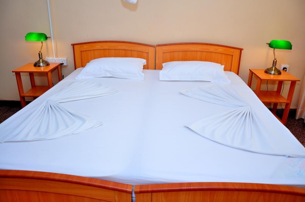 Melbourne Tourist Rest Hotel Anuradhapura Szoba fotó