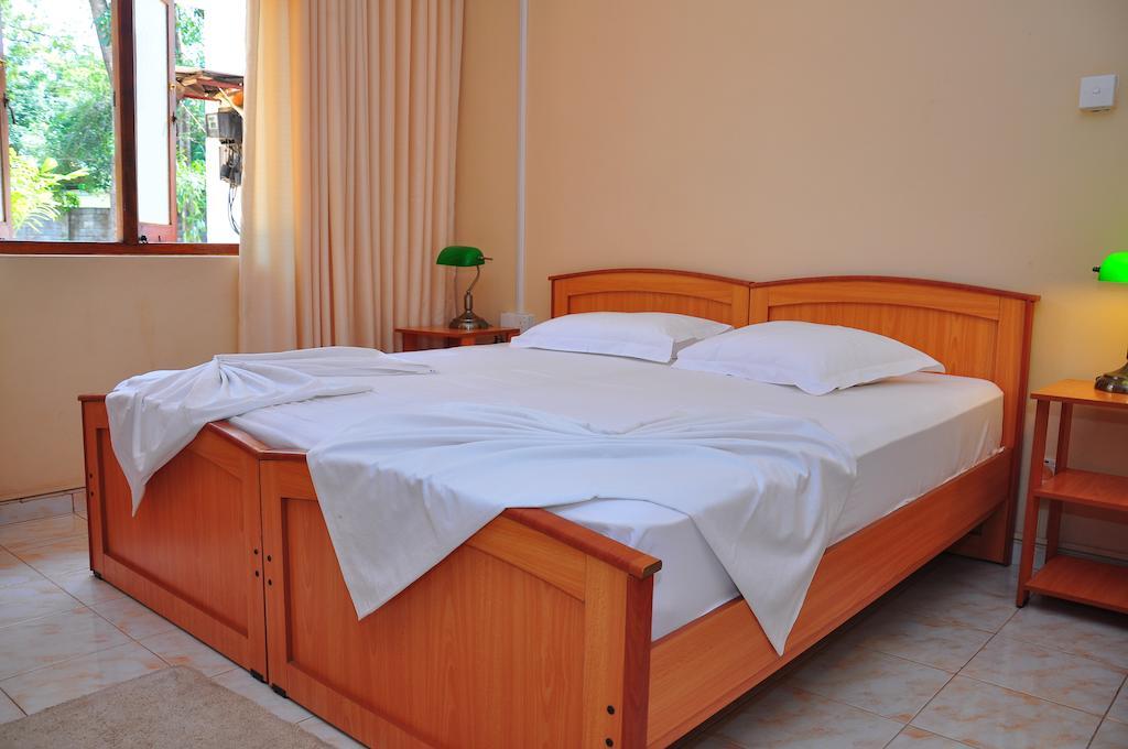 Melbourne Tourist Rest Hotel Anuradhapura Szoba fotó
