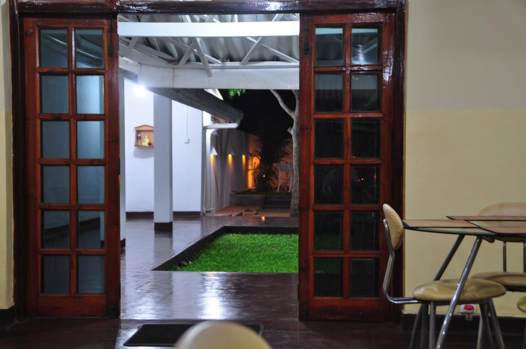 Melbourne Tourist Rest Hotel Anuradhapura Kültér fotó