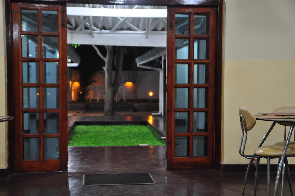 Melbourne Tourist Rest Hotel Anuradhapura Kültér fotó
