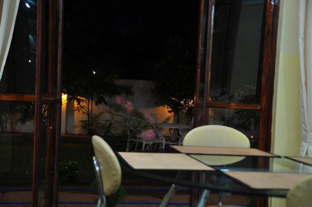Melbourne Tourist Rest Hotel Anuradhapura Kültér fotó