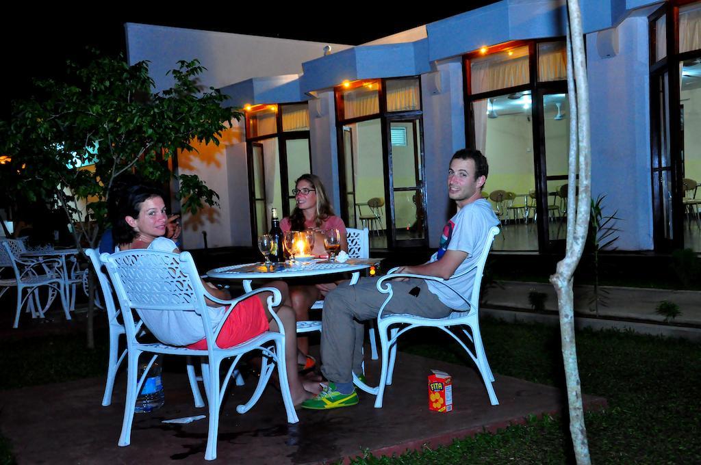 Melbourne Tourist Rest Hotel Anuradhapura Kültér fotó