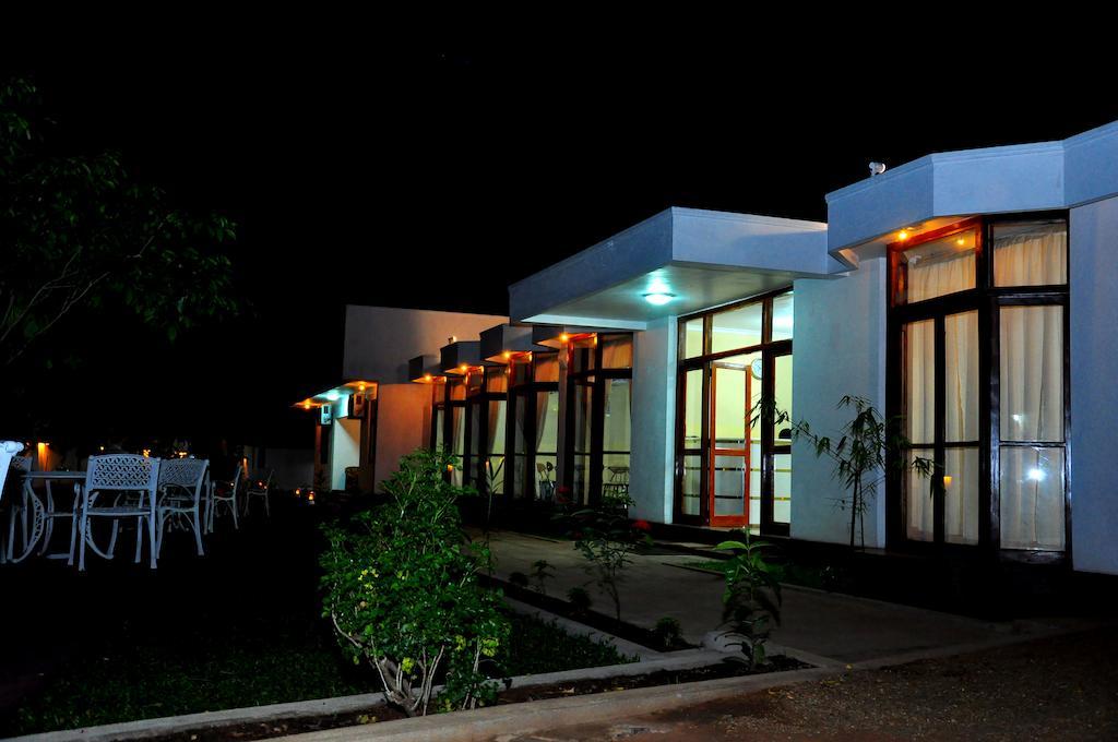 Melbourne Tourist Rest Hotel Anuradhapura Kültér fotó
