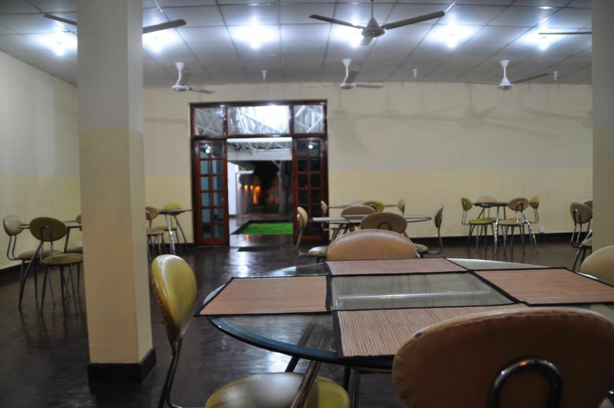 Melbourne Tourist Rest Hotel Anuradhapura Kültér fotó